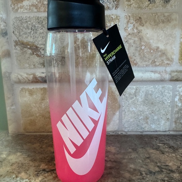 Nike Accessories - NWT Nike Pink Water Bottle 32 oz. BPA free with Hypercharge Straw NEW